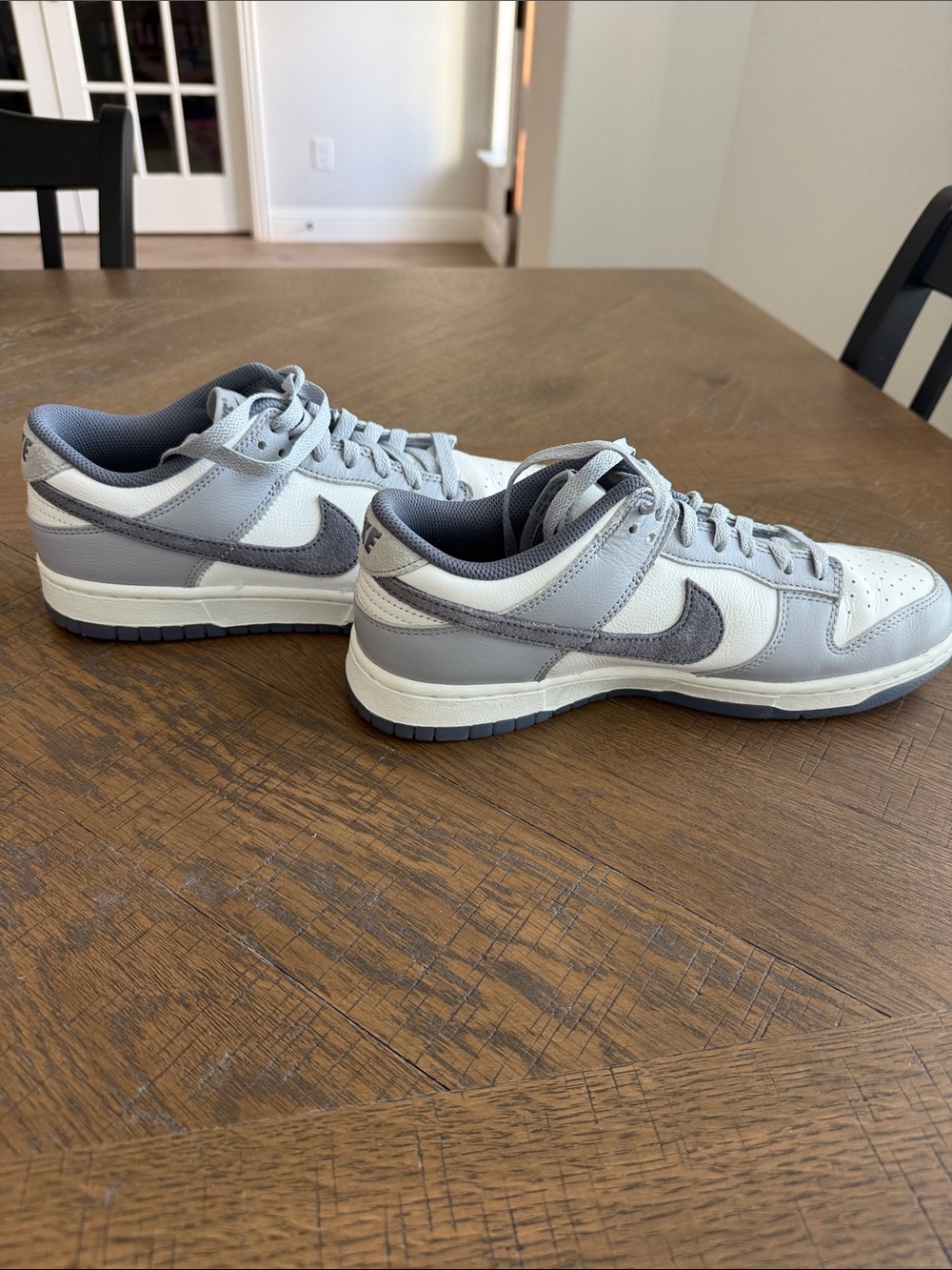 Nike Men’s Low-Top Sneakers - Light Gray & White